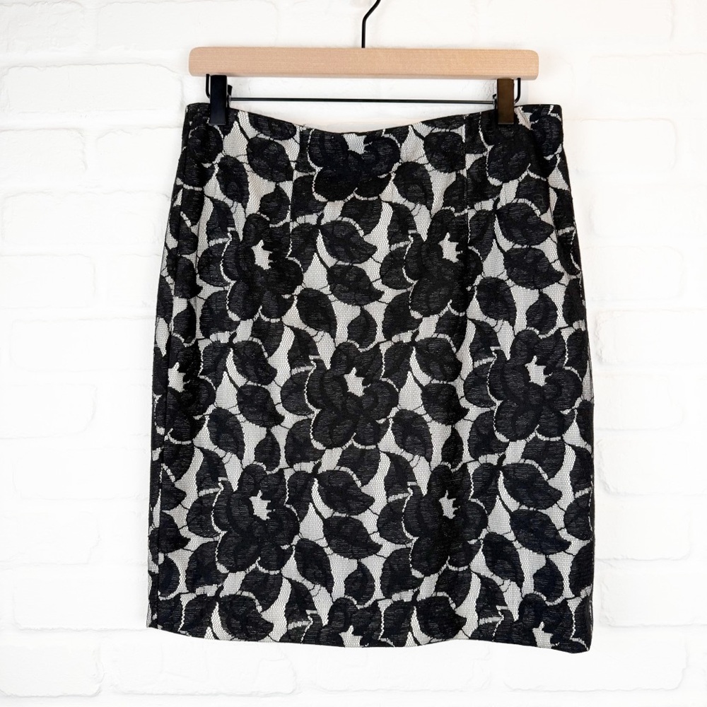 Ann Taylor Petite Black White Floral Lace Pencil Skirt Black 10